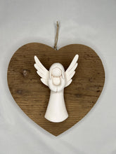 Carica l'immagine nel visualizzatore di Gallery, Cuore in abete Bio 23 cm - angioletti