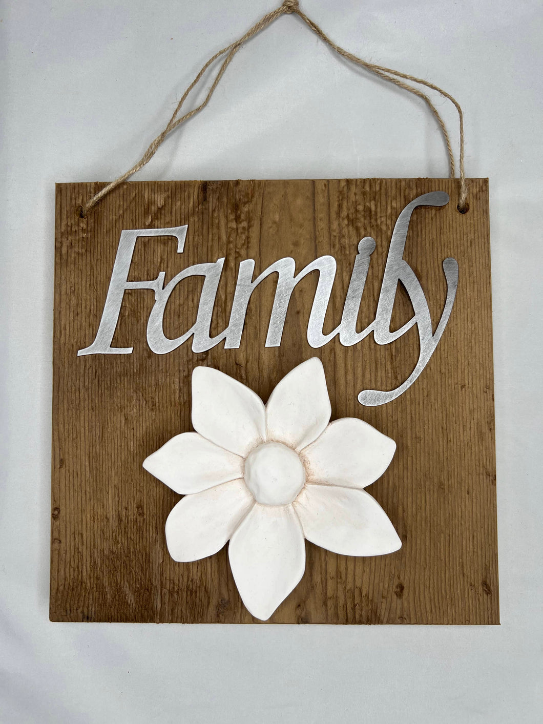 Quadro con scritta family e decorazione cuore da appendere 22 x 22 cm