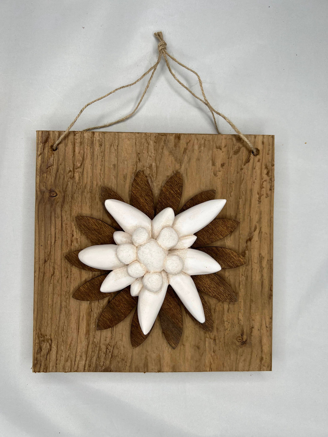Quadro con fiore in legno e decorazione stella alpina o elleboro 20 x 20 cm