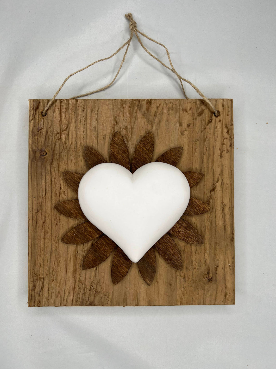 Quadro con fiore in legno e decorazione cuore o scoiattolo 20 x 20 cm